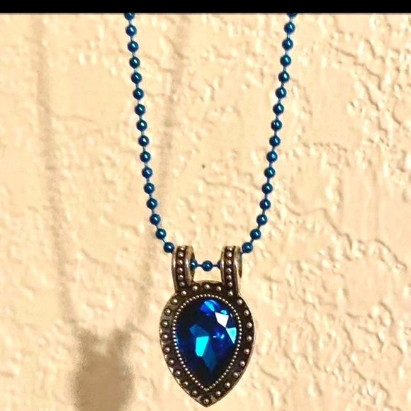 CHLOE + ISABEL Beautiful Blue Rhinestone Pendant necklace. B2-27 - Picture 2 of 3